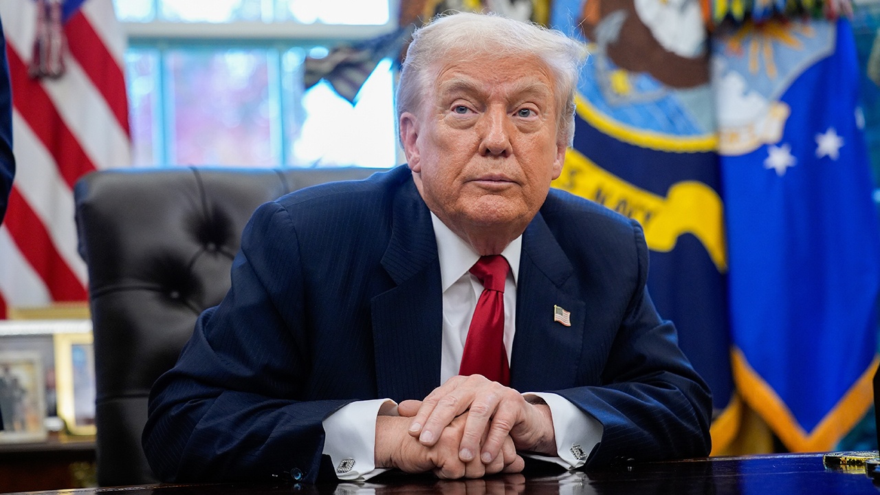 СВР: Лондон разработал план, чтобы сбить миротворческий настрой Трампа