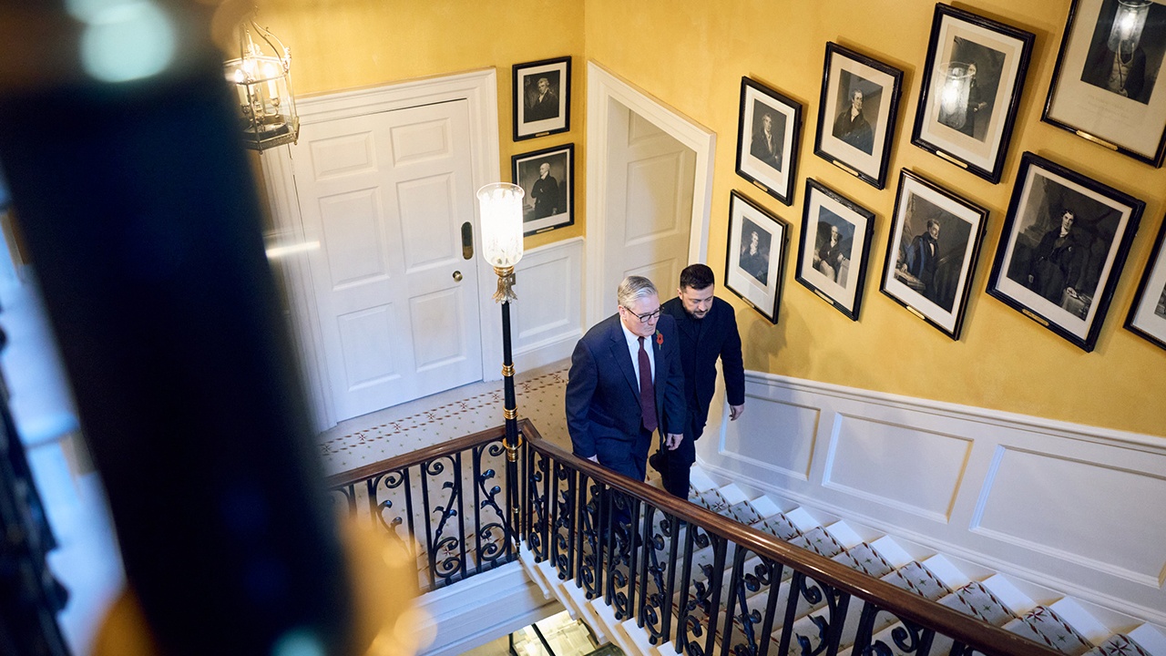 Стармер заявил, что союзники Киева готовы работать с мирным планом Трампа