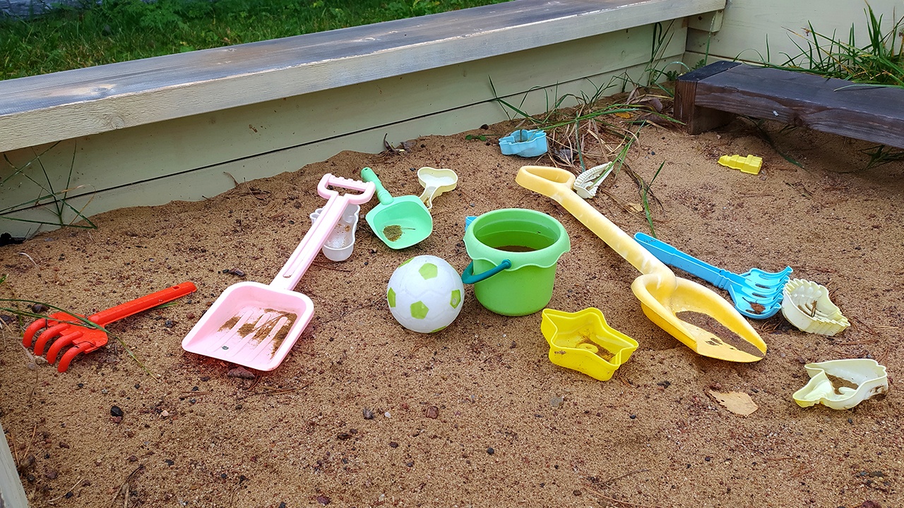 Дроны ВСУ повредили два детских сада на Кубани