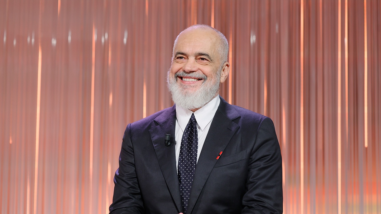 Премьер Албании слушал выступление Зеленского, держась за голову