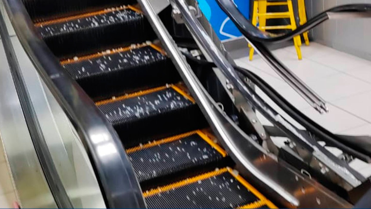 В Приморье у ребенка затянуло руку в эскалатор ТЦ