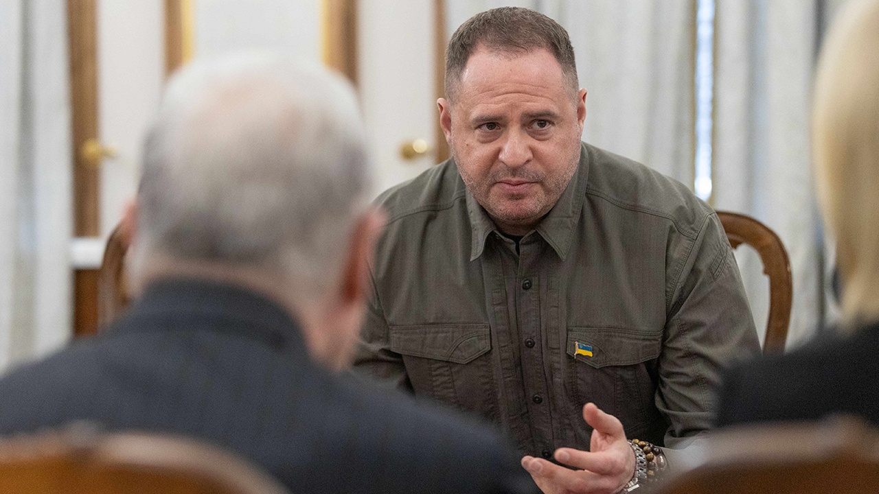 Во время обысков у Ермака изъяли телефоны и ноутбуки