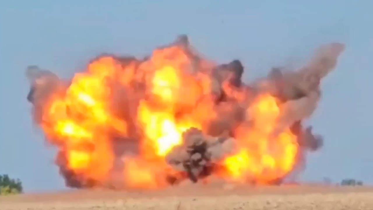 Саперы дистанционно разминировали маршруты движения техники в Запорожье