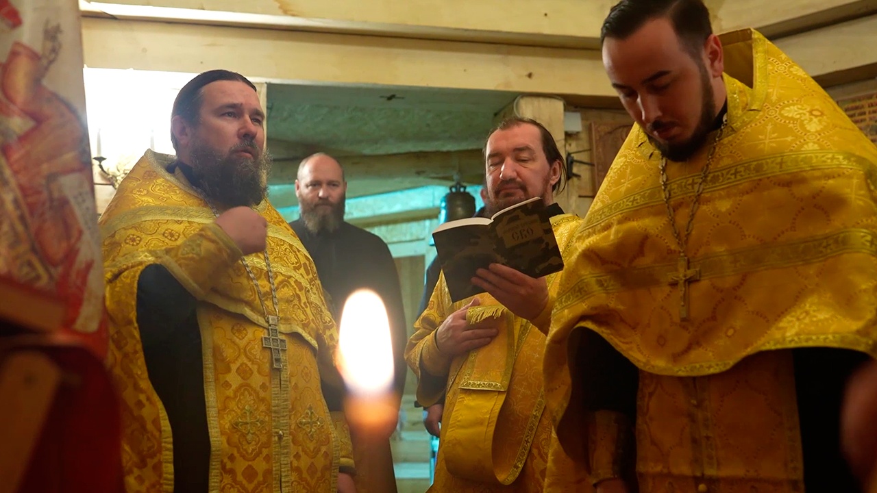 Бойцам ВДВ передали стяг Илии Пророка в зоне СВО