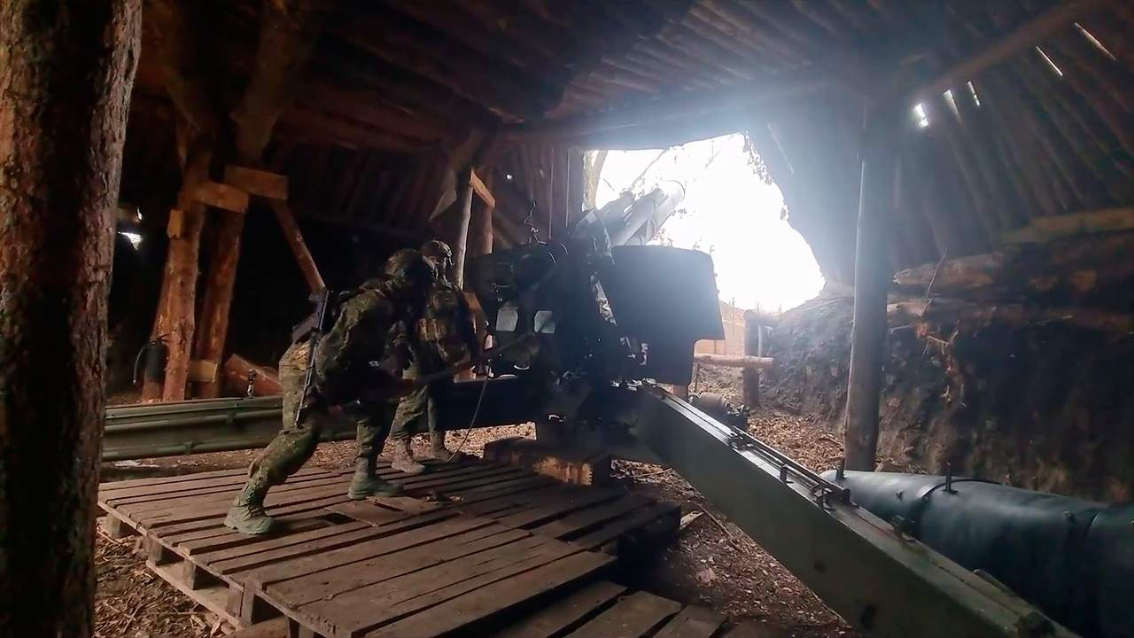 Расчеты орудий «Мста-Б» разрушили позиции ВСУ на Харьковском направлении