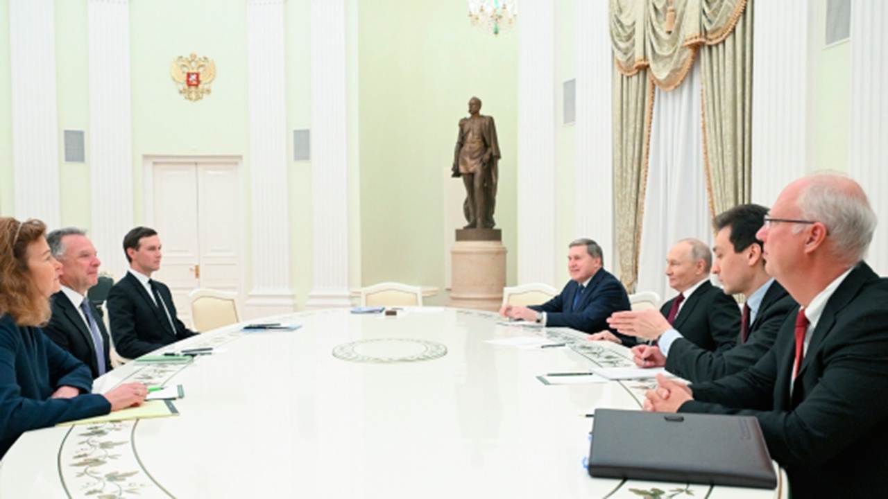 Пошел пятый час российско-американских переговоров в Кремле