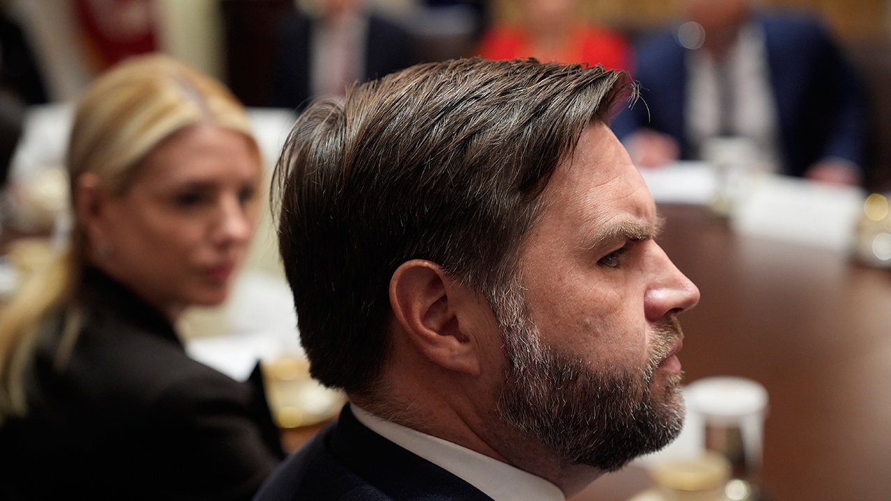 Маск предрек «великие 12 лет» с вице-президентом Вэнсом во главе США