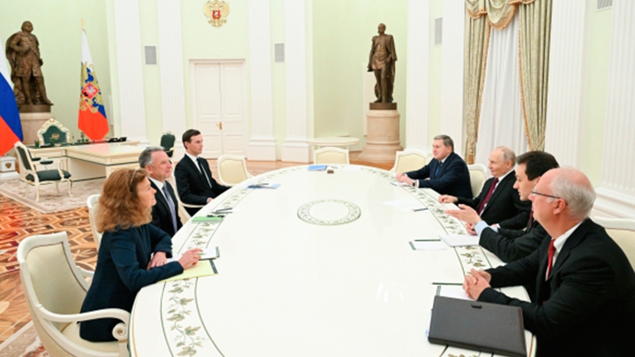 Песков назвал неверной формулировку, что Путин отверг мирный план США 