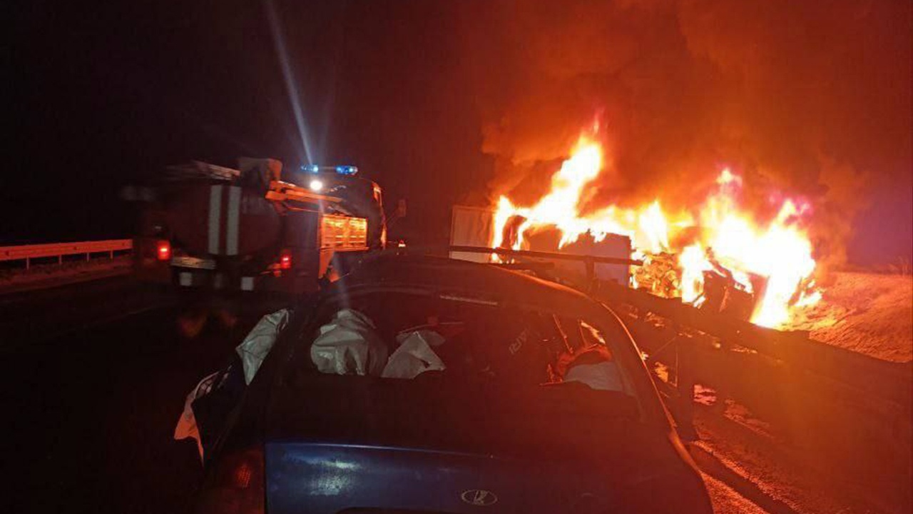 Три человека погибли в ДТП с пожаром в Ульяновской области