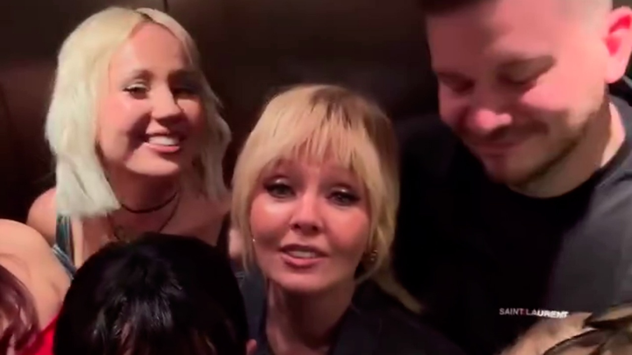 «Достаньте нас»: Пригожин, Клава Кока, Iowa и Валерия застряли в лифте