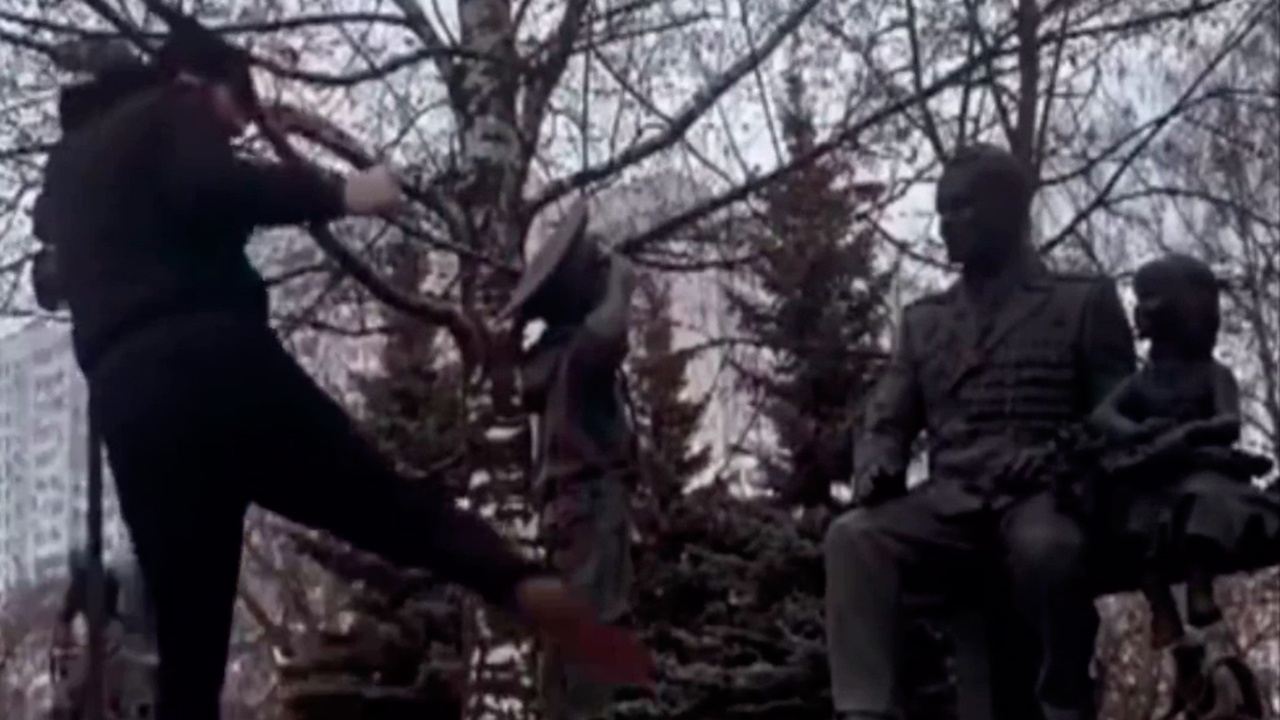 В Москве бойцу ММА предъявили обвинения за «спарринг» с мемориалом ветеранам МЧС