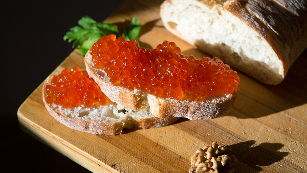 Россиян призвали не покупать икру с содержанием консерванта Е-239