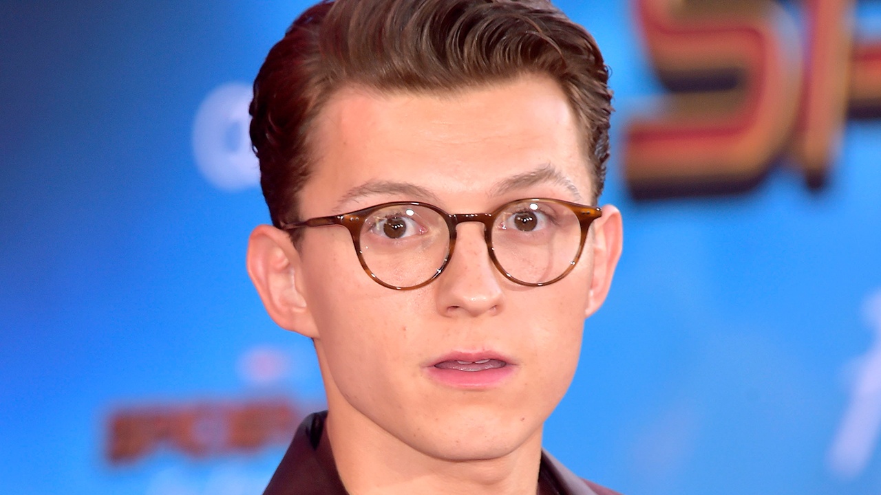 Мошенники показали Долиной паспорт с актером Холландом из «Человека-паука»