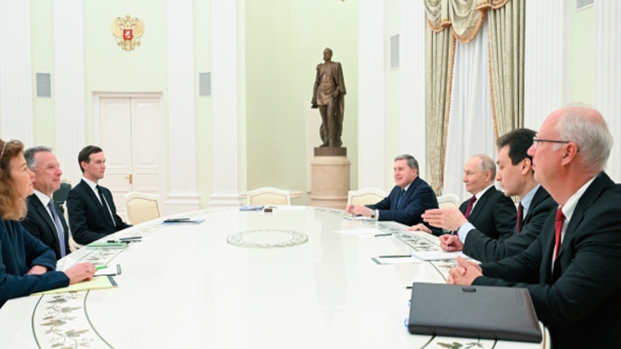 Ушаков заявил, что успехи ВС РФ благоприятно сказались на встрече с Уиткоффом