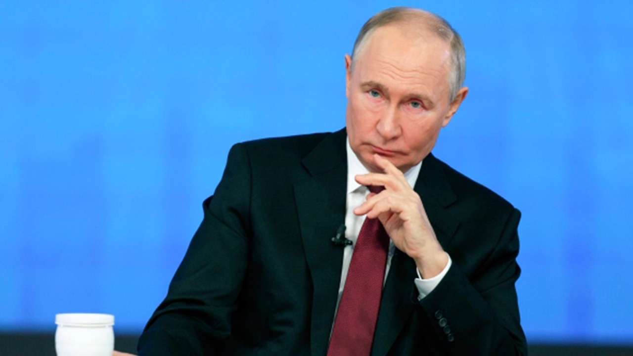 Путин ежедневно просматривает статистку обращений на прямую линию