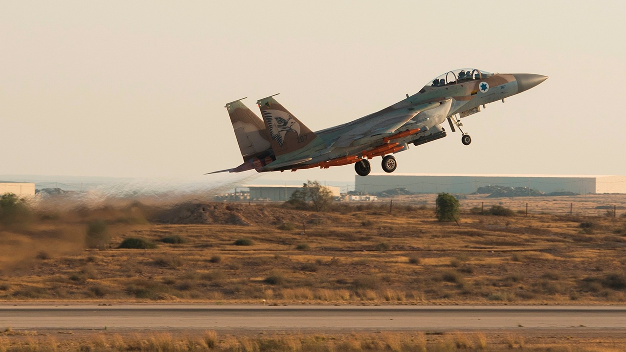 Израиль нанес серию ударов по югу Ливана