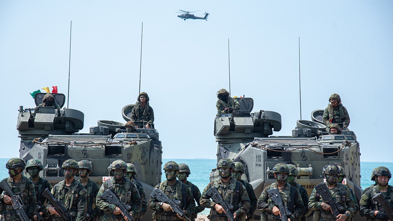 ВМС Таиланда начали операцию с участием флота и авиации у границы с Камбоджей