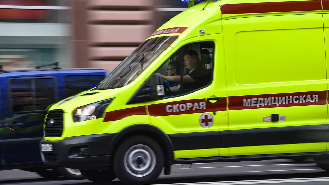 Семь человек пострадали из-за удара БПЛА по жилому дому в Твери