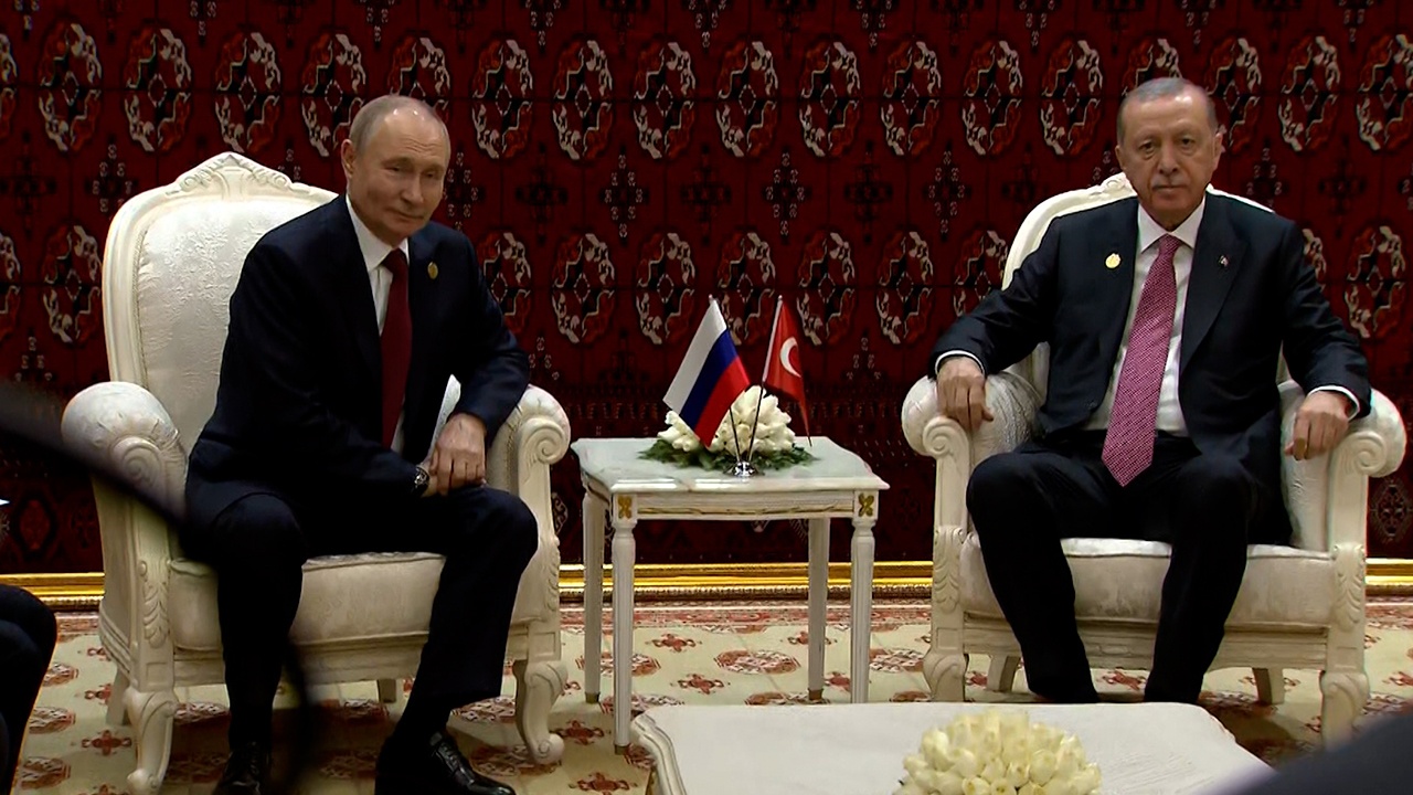 Опубликованы первые кадры встречи Путина и Эрдогана в Ашхабаде
