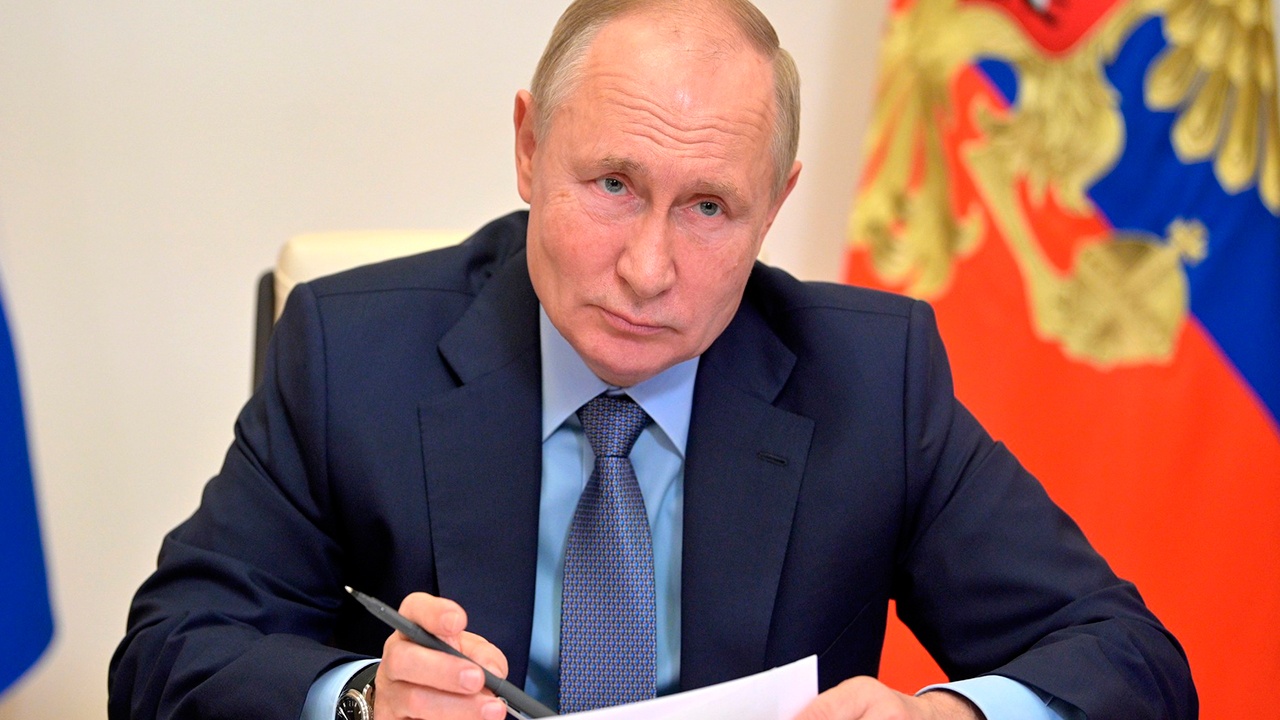 Путин продлил действие параллельного импорта на год