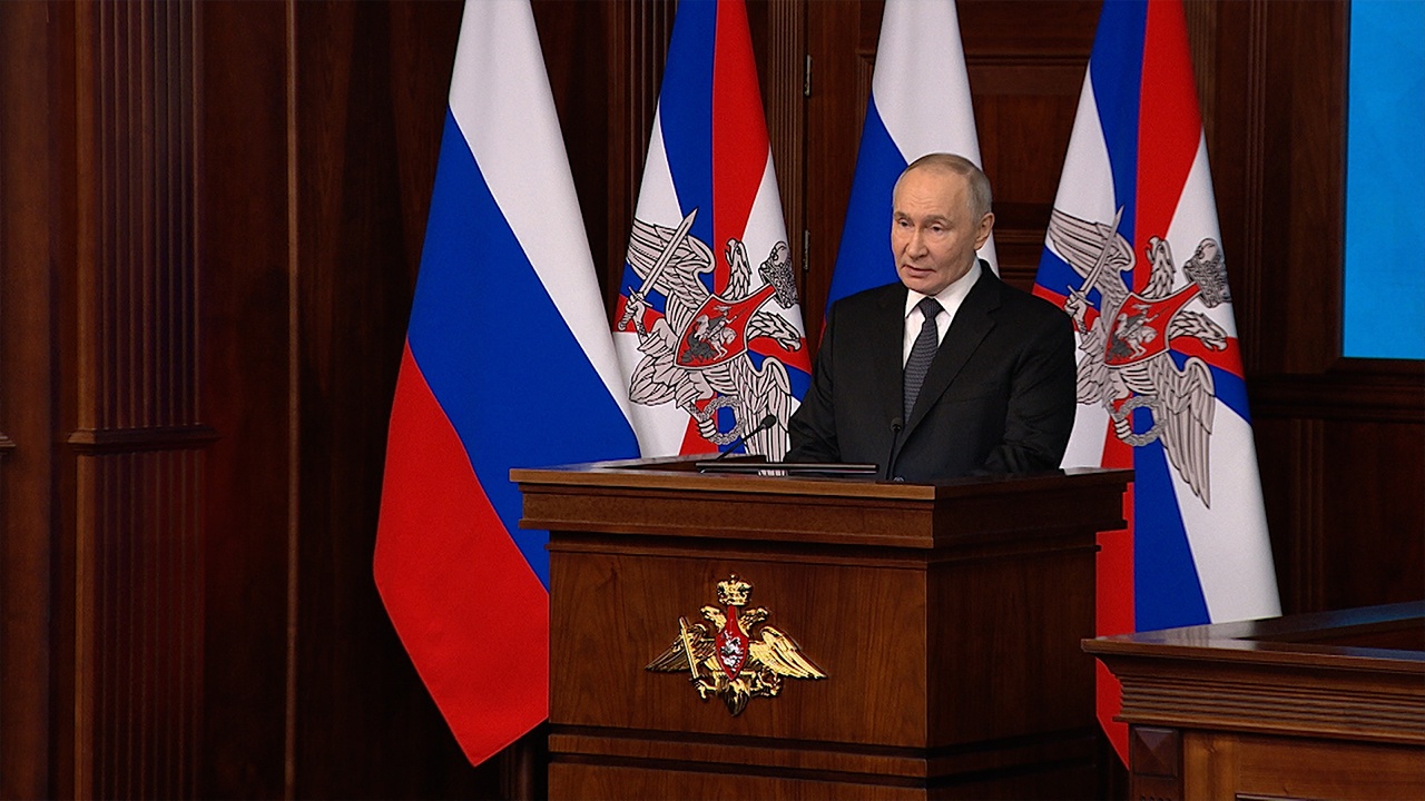 Путин заявил о готовности РФ решать возникшие проблемы мирным путем