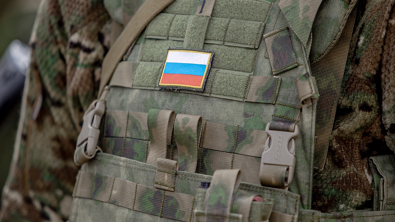 Путин назвал российскую армию гарантом суверенитета и безопасности страны