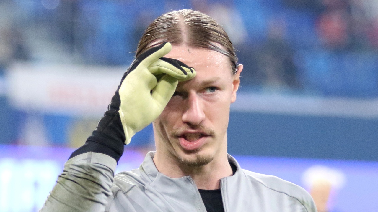 Сафонов отбил четыре пенальти в финале турнира ФИФА и вошел в историю