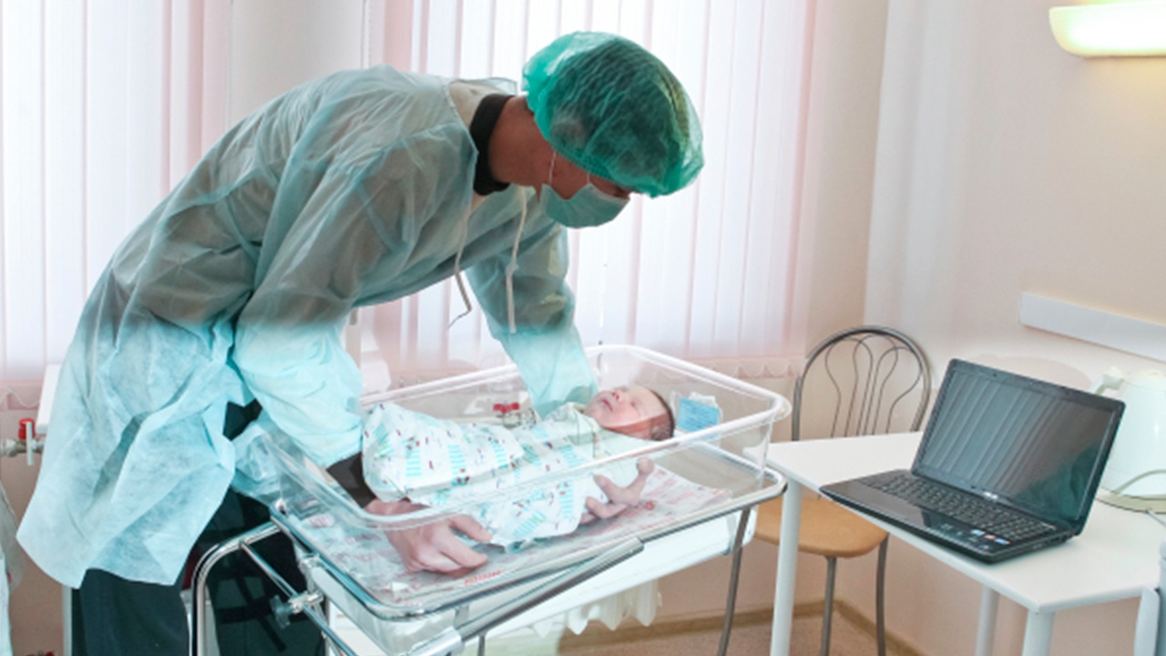 Путин считает, что рождение детей должно стать модным