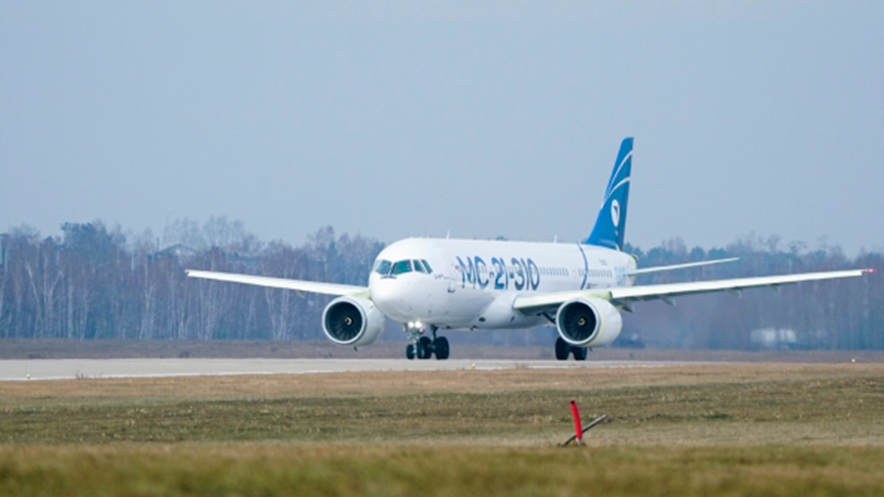 Путин отметил, что России нужны отечественные самолеты