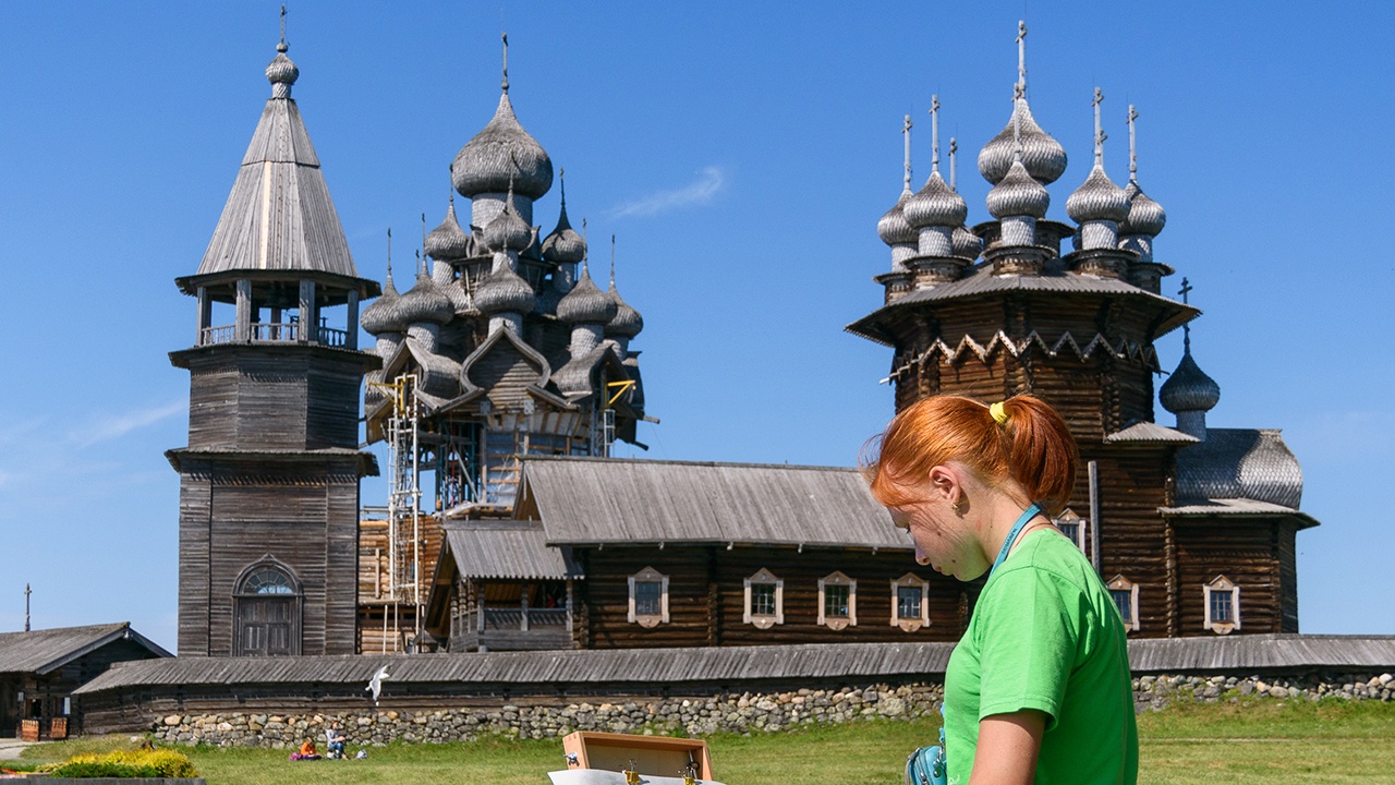 Путин поручил разработать план этнографического изучения народа