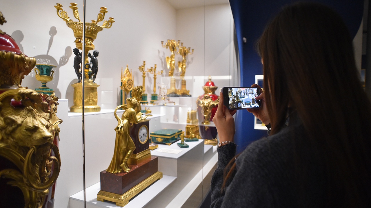 Иностранным дипломатам показали сокровища Царского Села