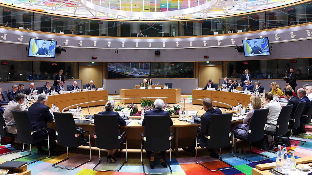 Абсолютный раскол: почему лидеры ЕС отказываются от финансовой поддержки Киева