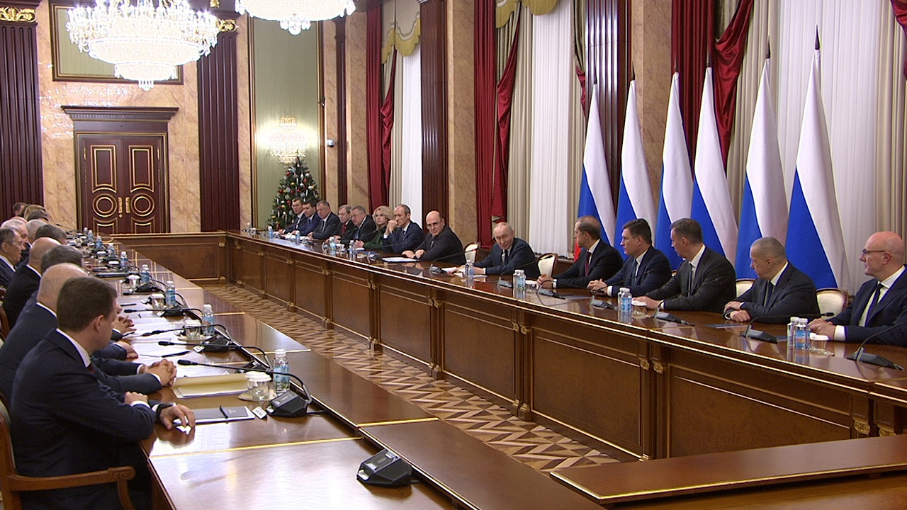 Путин попросил Набиуллину почаще бывать на заседаниях правительства