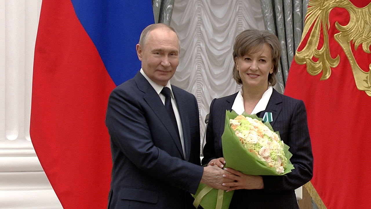 Путин вручил главе РЭЦ Веронике Никишиной орден Дружбы