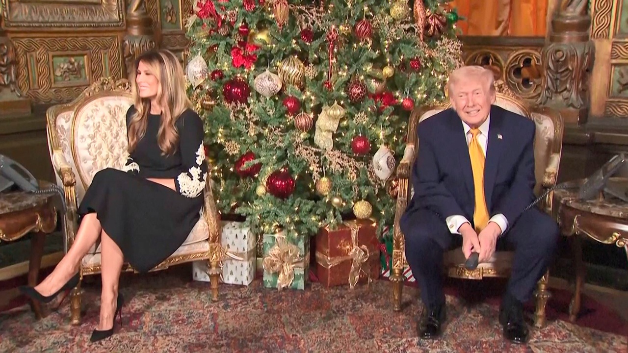 Трамп появился перед детьми с синяками на запястьях