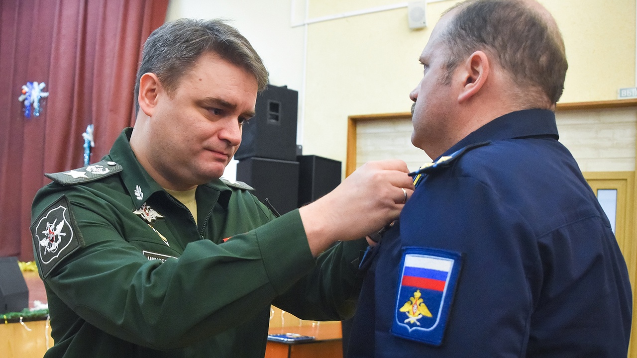 Осьмаков вручил награды участникам СВО в госпитале имени Бурденко