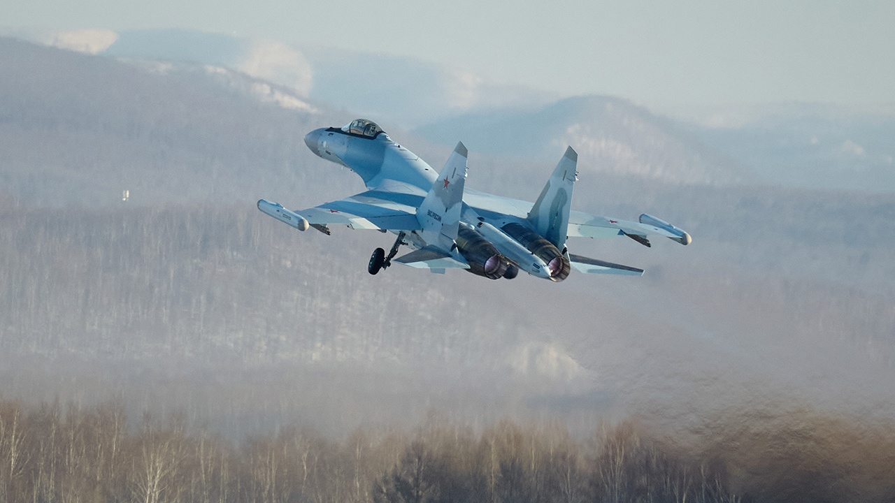 Завершающую в 2025 году партию истребителей Су-35С передали Минобороны