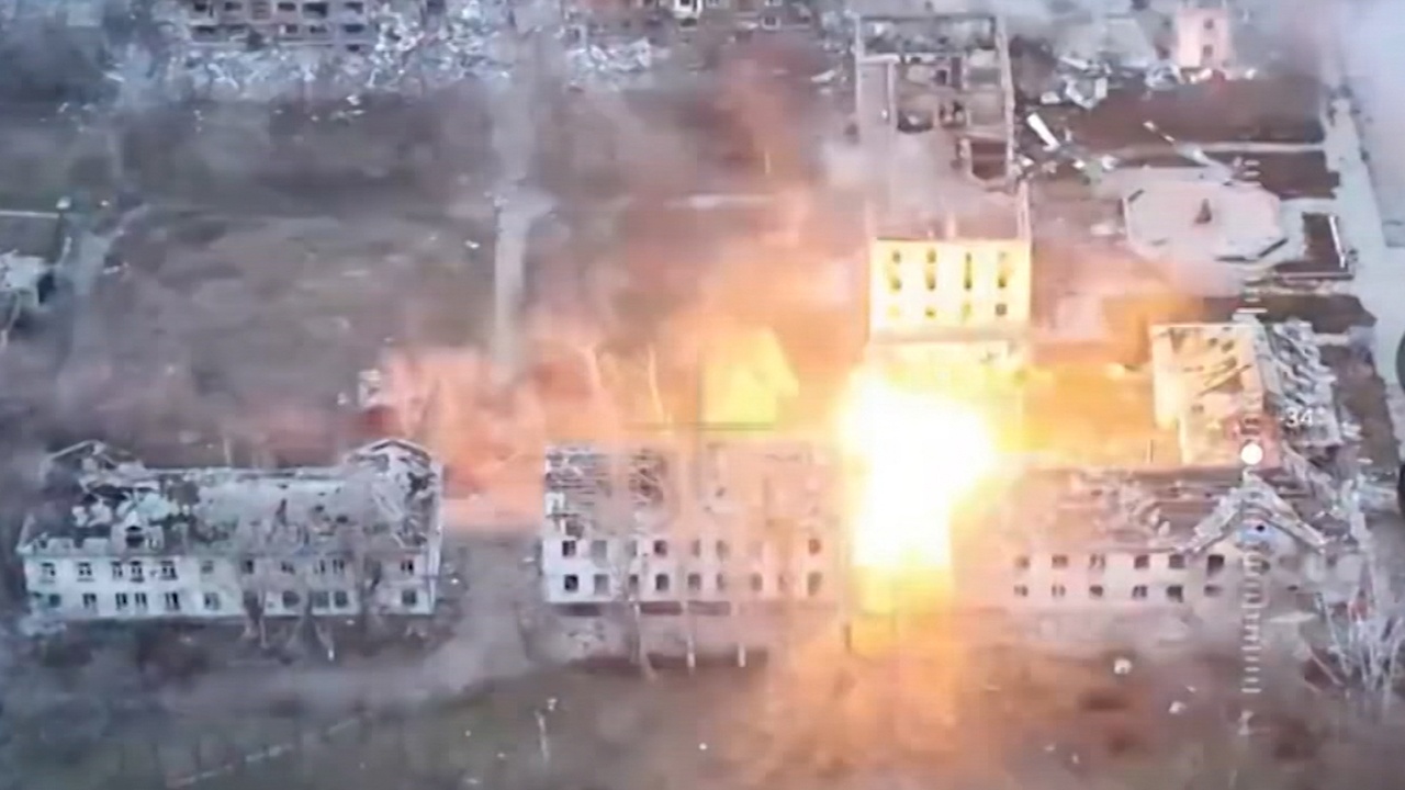 Последний укрепрайон: почему ВСУ изо всех сил держатся за Димитров