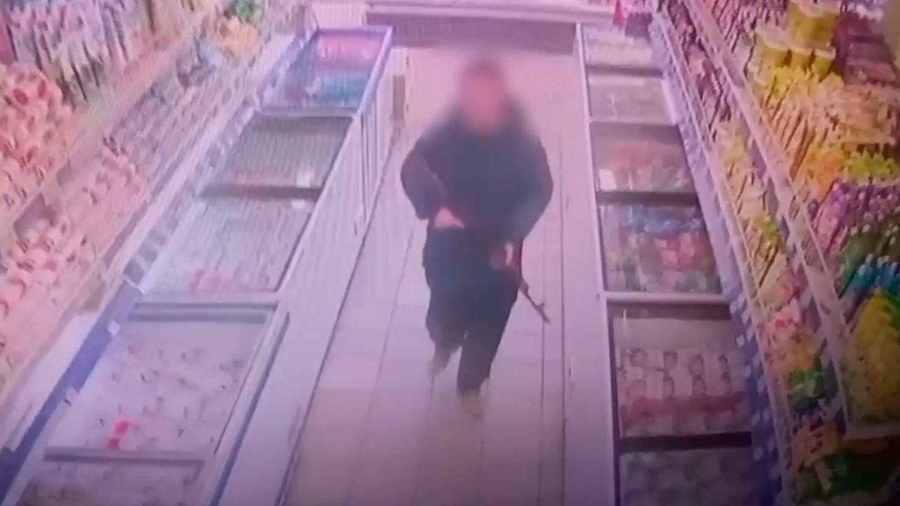 Житель Донецка открыл беспорядочную стрельбу в супермаркете