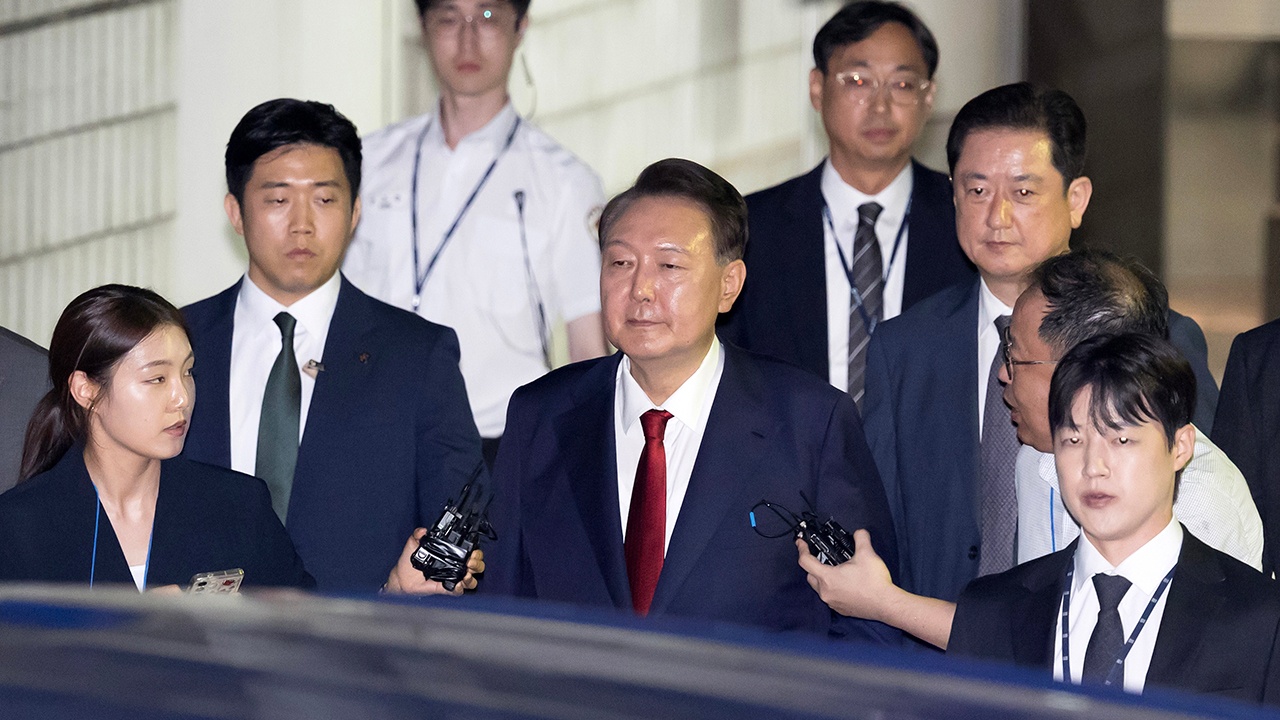 Прокуратура Южной Кореи попросила 10 лет тюрьмы для экс-президента