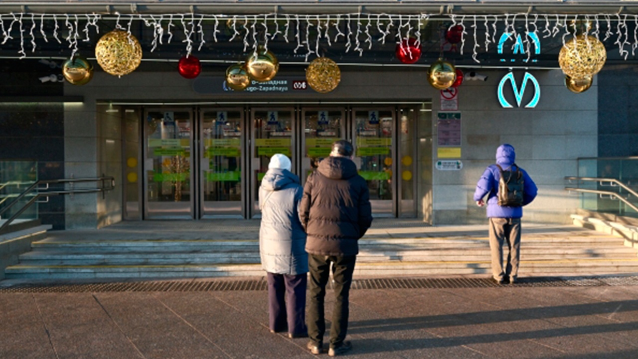 Станции метро «Путиловская» и «Юго-Западная» открыли в Петербурге