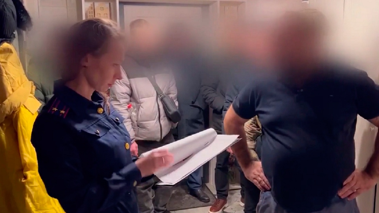 В Красноярском крае задержали министра по делу о доме для сирот