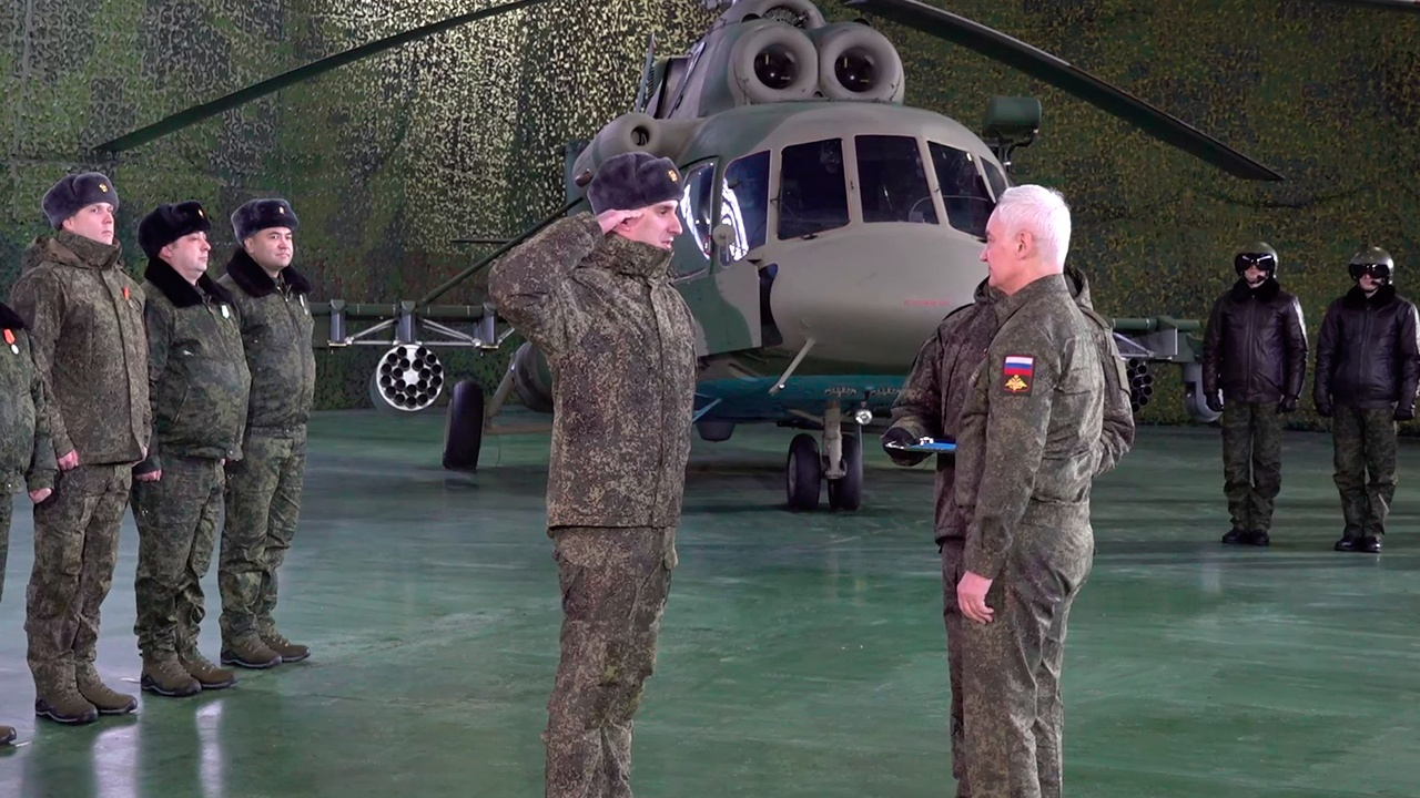 Белоусов вручил государственные награды отличившимся военнослужащим