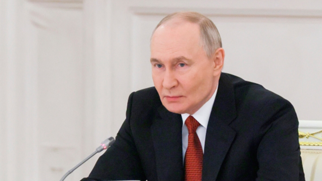 Песков не раскрыл, где был Путин в момент атаки на резиденцию