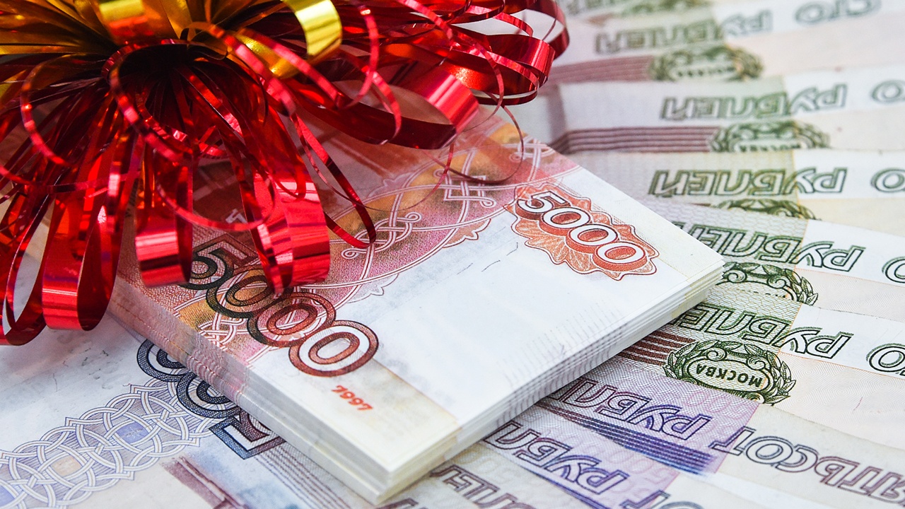 Финансист рассказал, как распределить деньги до зарплаты в январе