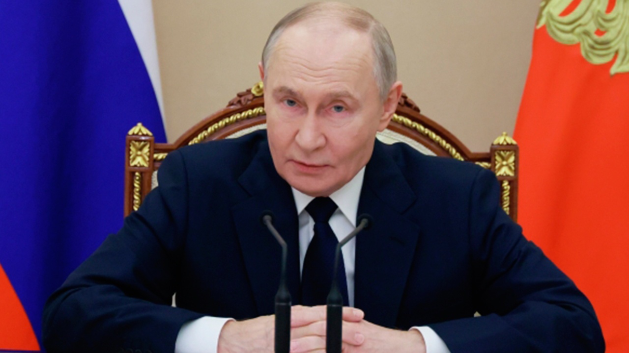 Путин в новогоднем обращении пожелал россиянам счастья и благополучия