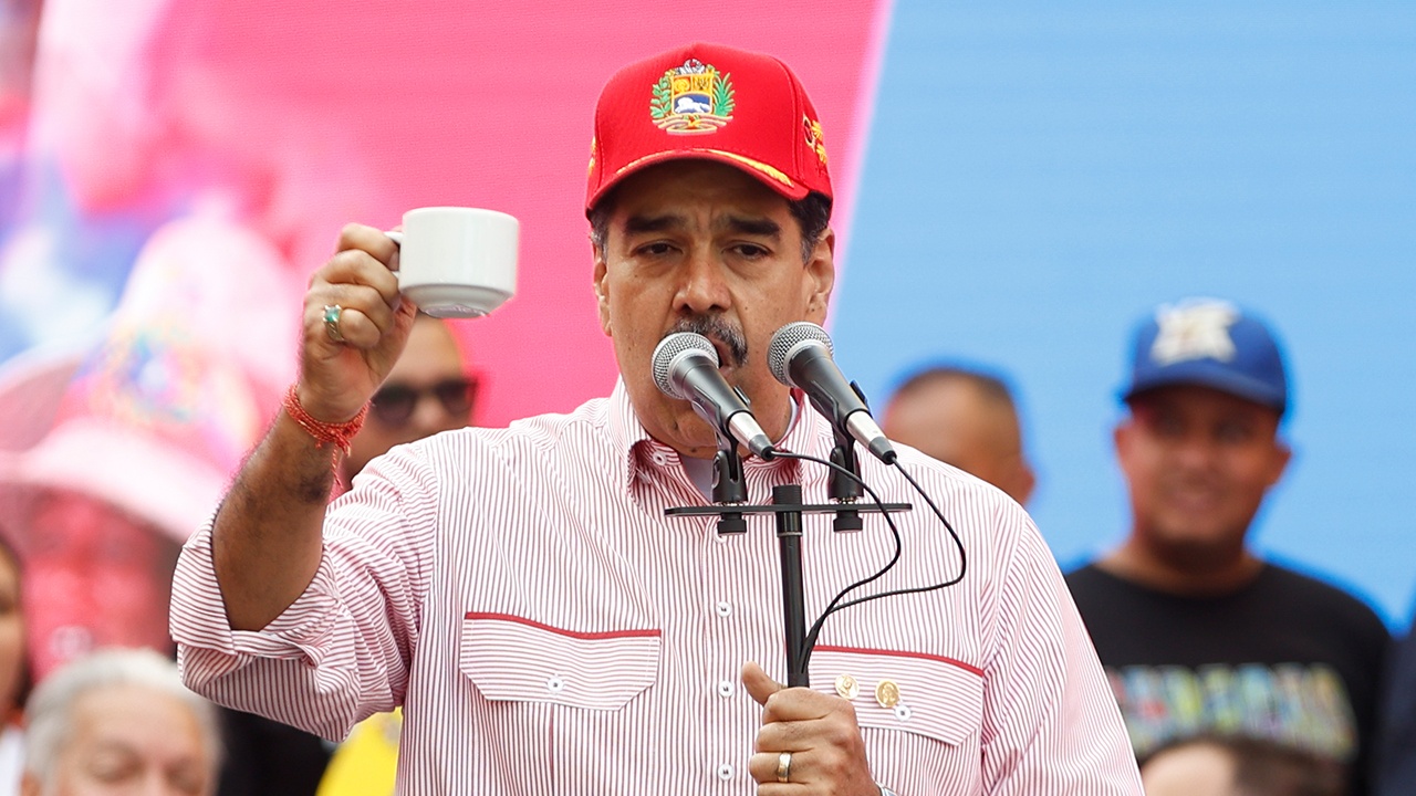 ABC News: Мадуро уже везут в Нью-Йорк для суда