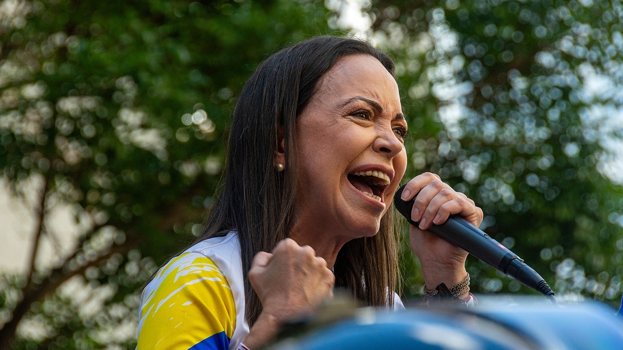 Мачадо потребовала передачи власти бывшему кандидату в президенты Венесуэлы