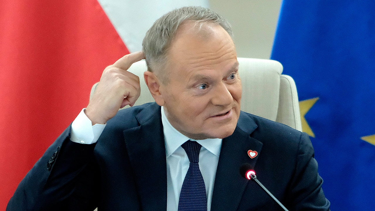 Fakt: новогоднее обращение Туска вызвало гнев у польских депутатов