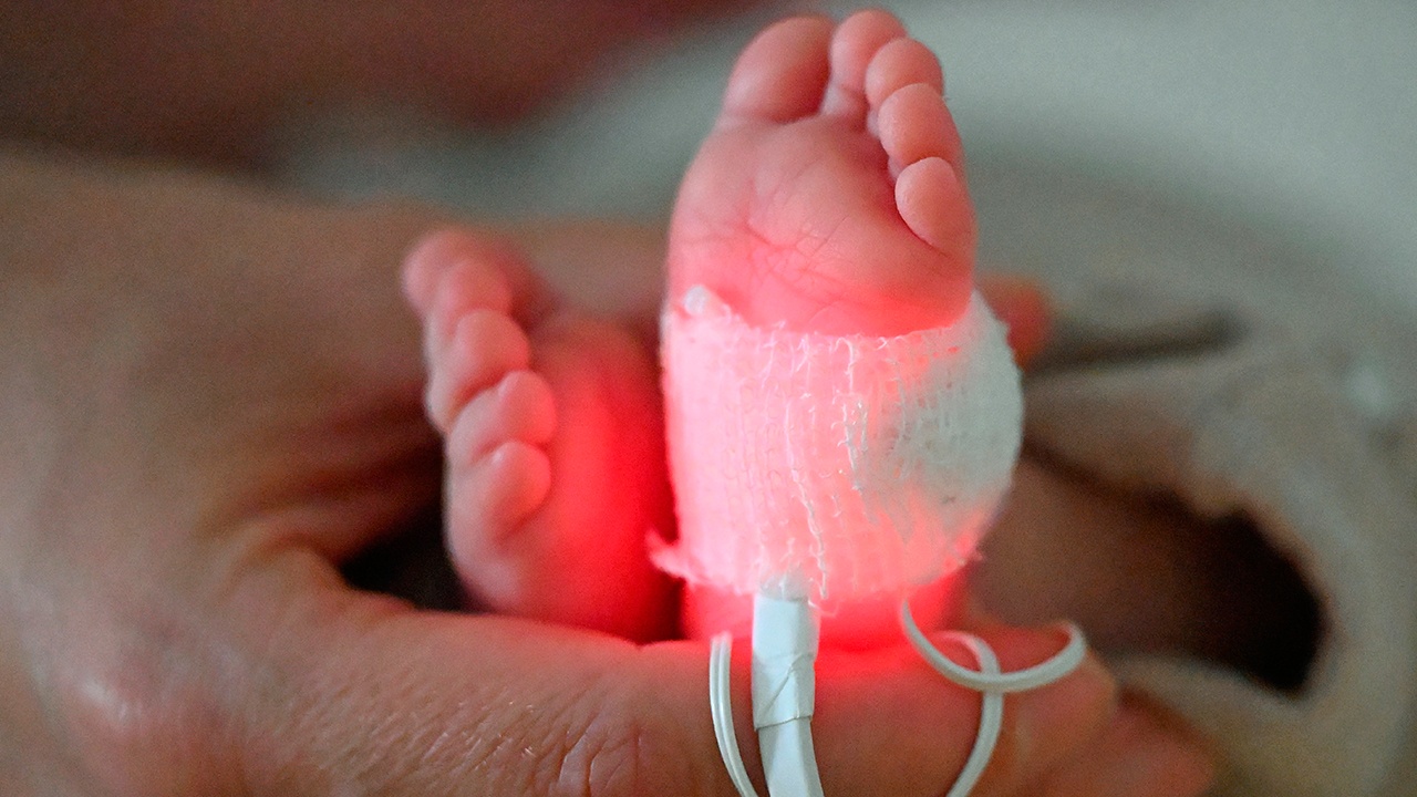 Глава Кузбасса отстранил главврача роддома, где погибли младенцы